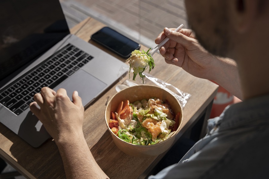 Как кафе с бизнес-ланчем помогает сохранить рабочий ритм в декабре и на каникулах