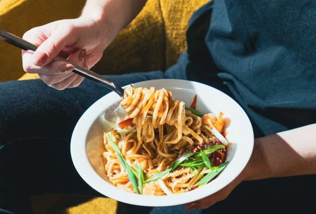 Как мотивировать сотрудников в январе: свежие обеды с доставкой в офис в СПб