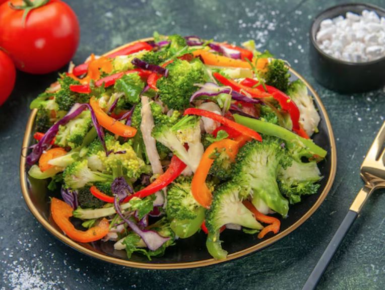 Новые вкусы в рационе: необычные вегетарианские салаты