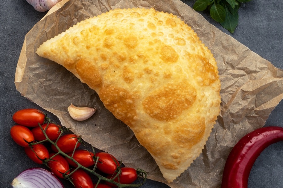 Почему большой чебурек вкуснее маленького?