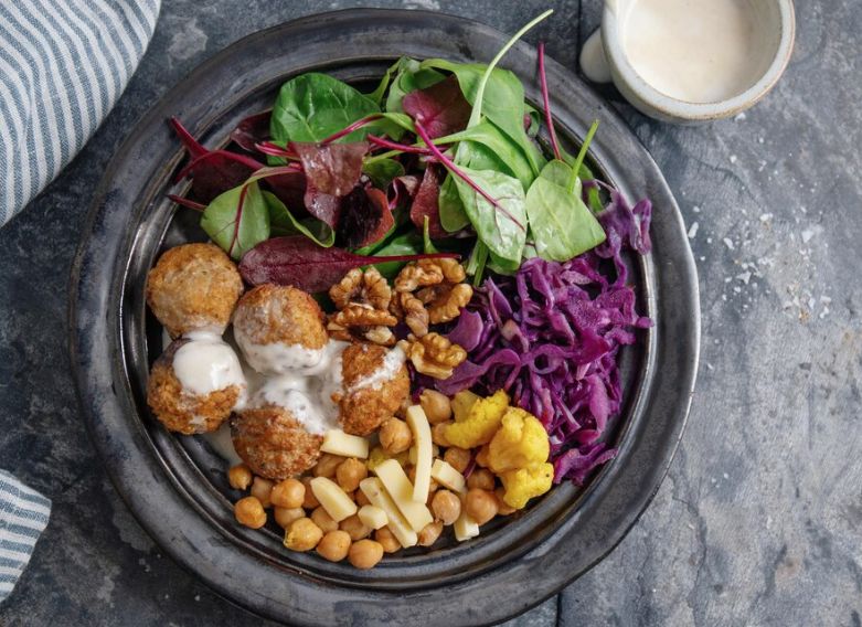 Вегетарианские блюда с доставкой в СПб: идеи для ежедневного здорового рациона